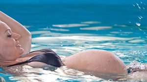 คลอดในน้ำ! เจ็บปวดที่สวยงาม จากแม่เพื่อลูก ด้วยวิธีธรรมชาติ