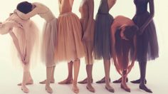 สีผิวไหนก็ใส่ Christian Louboutin ได้! ด้วย รองเท้าสีนู้ด สำหรับสาวทุกสีผิว