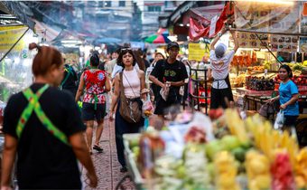 มองอนาคตครึ่งปีหลัง 2568: เมื่อเศรษฐกิจชะลอ ผู้บริโภคระวัง และดิจิทัลครองเกม