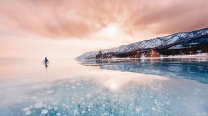 ไบคาล (Baikal) ทะเลสาบที่เก่าแก่และลึกที่สุดในโลก หนาวเย็นจนเป็นน้ำแข็ง!