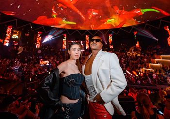 “เกรซ – รัศมี แข” แซ่บไฟลุก! ประชันเผ็ชในงานเปิดตัว ซอสพริกศรีราชาพานิช Immersive Branding