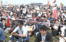 ชาวญี่ปุ่นประท้วงวันรัฐธรรมนูญ