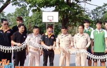 “โมโนกรุ๊ป” มอบสนามบาสฯที่โรงเรียนทุ่งเสลี่ยมชนูปถัมภ์
