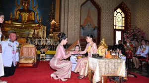 “ฮันนี่-ณภัค” รับพระราชทานของที่ระลึก จาก พระเจ้าลูกเธอ เจ้าฟ้าสิริวัณณวรี นารีรัตน ราชกัญญา