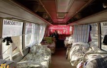 รถบัสดัดแปลงที่หลบภัยหนาวคนไร้บ้านในรัสเซีย