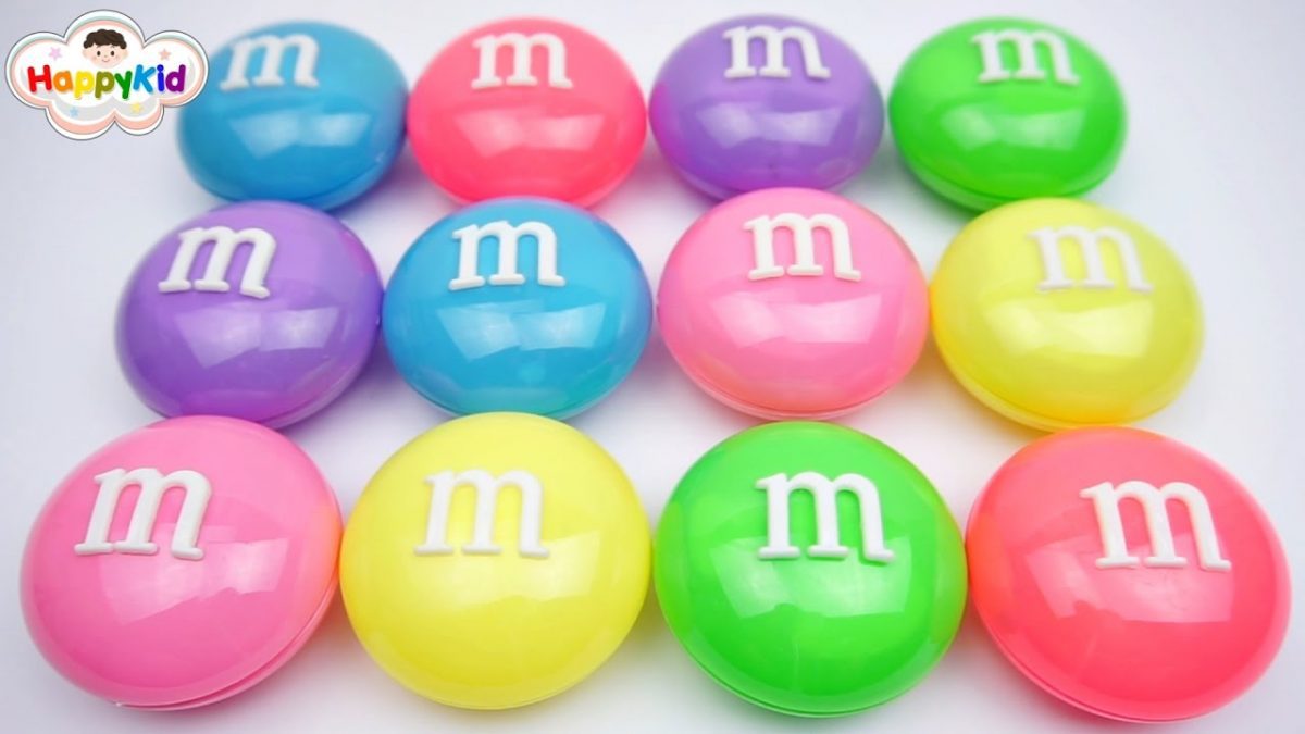เปิดของเล่นใน M&M ยักษ์ | เรียนรู้สีภาษาอังกฤษ | Learn Color With Giant M&M Surprise