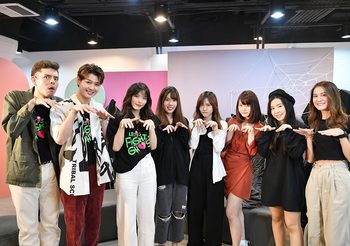 ชวนดู Live จับผีผ่านตู้ปลา BNK48  “หมอบี ทูตสื่อวิญญาณ” และนักแสดงหนุ่ม เซ็นต์ และหรั่ง ตัวแทนจากซีรี่ส์ Let’s Fight Ghost  – คู่ไฟท์ไผว้ผี  คอนเฟิร์มสนุก ปรุงความพิเศษเพื่อแฟนๆ