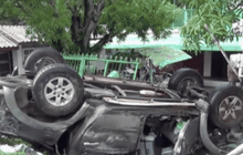 รถกระบะถูกชนพลิกคว่ำเด็กเสียชีวิต 1 คน