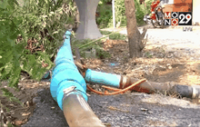 ชาวอ่างทองลงทุนต่อท่อสูบน้ำเล่นสงกรานต์