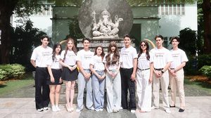 เกลิน-เล้ง นำทีมนักแสดงไหว้ขอพร พระพิฆเนศร์ เปิดกล้องซีรีส์แนวตั้ง ปานดวงใจ Signature