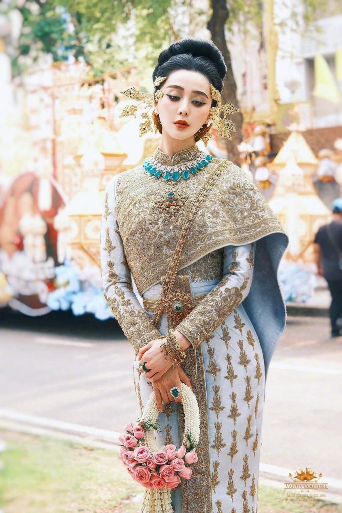 ชุดไทยศิวาลัย