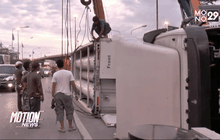 รถบรรทุกเอ็นจีวี 3500PSI เสียหลักตะแคงข้าง