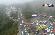 นักท่องเที่ยวสัมผัสอากาศหนาวดอยอินททนนท์