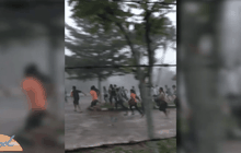 คลิปจริง ประชาชนวิ่งอุตลุดเพื่อทำใบขับขี่