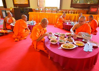 พระห้ามฉันเกินกี่โมง จุดประสงค์ของการฉันภัตตาหารคืออะไร