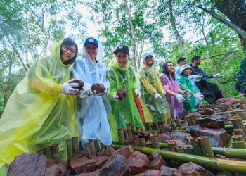 ททท. จับมือ 9 พันธมิตร เปิดตัว “Village to the World” สืบสานพระราชปณิธาน “พระพันปีหลวง” สู่การท่องเที่ยวอย่างยั่งยืน ปลุกพลัง ESG Tourism ทั่วไทย