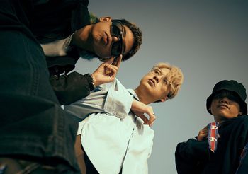 “อัตตา (AUTTA)” ดึง “K.Aglet & Pratyamic” แร็ปแทนใจคนทำงานหนักใน “ไม่ว่างมองฟ้า” นิทรรศการภาพถ่ายสะท้อนสังคม