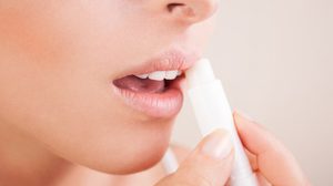 วิธีป้องกัน ผิวหน้าแห้ง และ ปากลอก เป็นขุย