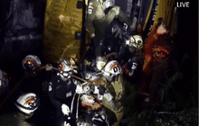 รถบรรทุกชนเสาไฟฟ้าไฟดับเกือบทั้งอ.พรหมพิราม