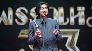 สีสันพรมแดง “สุพรรณหงส์ครั้งที่ 33 ประจำปี 2567” คนบันเทิงรุ่นใหญ่-รุ่นเล็กยกทัพเช็คอินร่วมงานคึกคัก