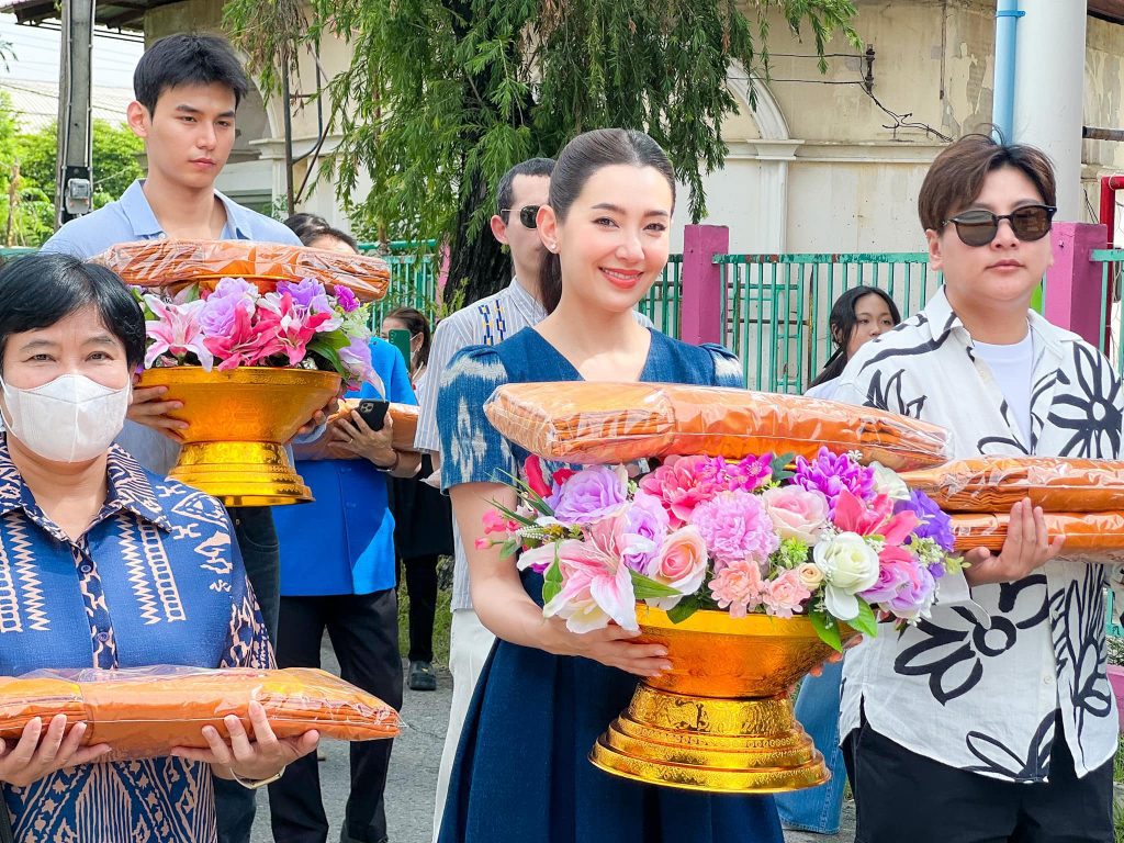 เบลล่า ราณี เป็นเจ้าภาพบวชสามเณรเฉลิมพระเกียรติฯ วัดพระยาสุเรนทร์ 