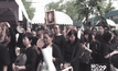 ปชช.เนืองแน่นเข้าถวายสักการะเบื้องหน้าพระบรมศพ