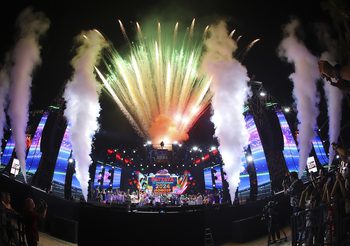 คนครึ่งประเทศอยู่ที่นี่ “MONO29 PATTAYA COUNTDOWN 2024” ทุบทุกสถิติการจัดงานเคาท์ดาวน์ในไทย ยกทัพศิลปิน “เป๊ก-ลิปตา-เอฟฮีโร่-แว่นใหญ่-วิโอเลต” ยิงพลุฉลองสุดอลังกลางทะเล