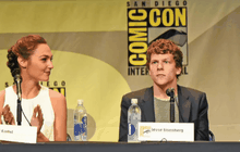 ”เจสซี่ ไอเซนเบิร์ก” เผยความรู้สึกจนอึ้งกันทั้งงาน Comin-Con