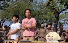 “เพนกวิน” บุก บก.ทบ.ค้านเปิดเพลงหนักแผ่นดิน