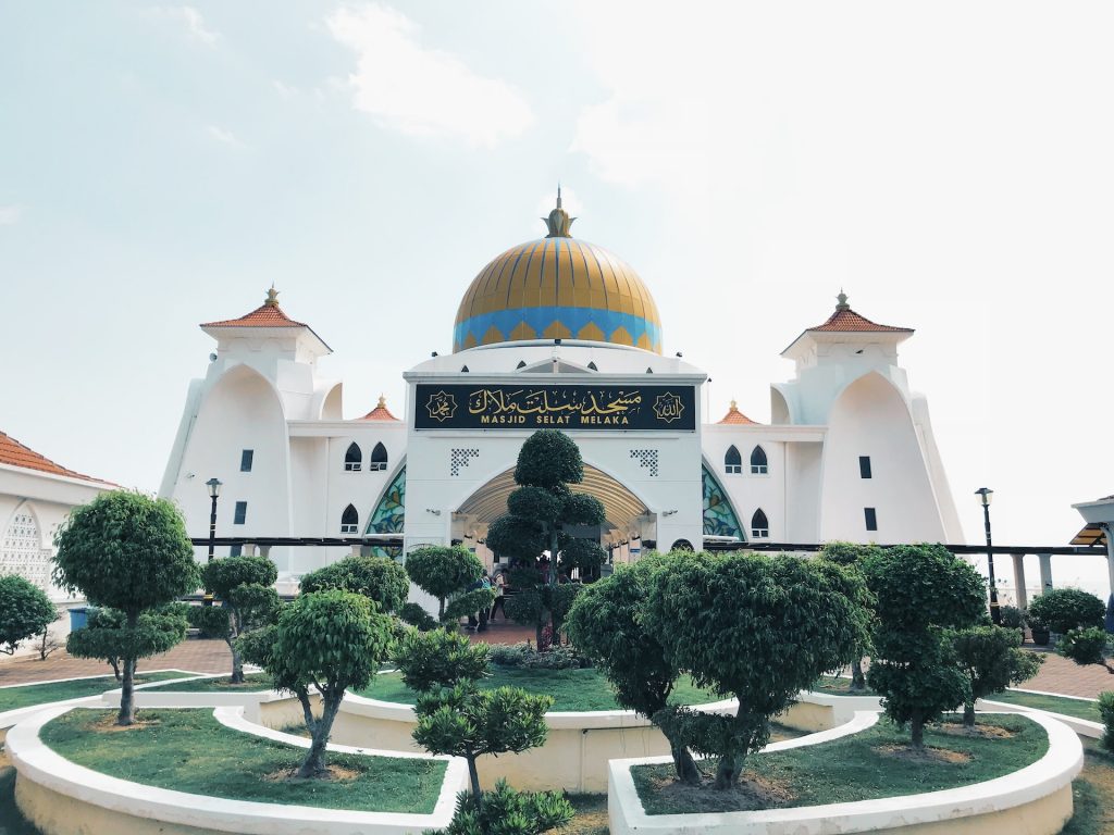 4.มัสยิดลอยน้ำแห่งมะละกา (Masjid Selat Melaka)