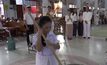 ประชาชนร่วมทำบุญเนื่องในวันออกพรรษา 
