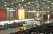 จีนเปิดตัวเครื่องบินรุ่น C919