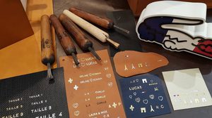 กระเป๋าที่มีใบเดียวในโลก Lacoste อิมพอร์ตช่างจากฝรั่งเศส สลักชื่อฟรี