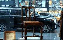 ประมูลเก้าอี้ไม้นั่งเขียนนิยายแฮร์รี พอตเตอร์ 14 ล้านบาท