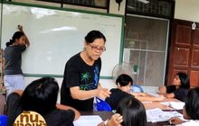 ชื่นชมครูวัยเกษียณ เปิดสอนฟรี ทำดีเพื่อ “ในหลวง ร.9”