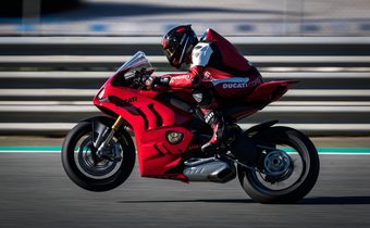 ducati panigale v4