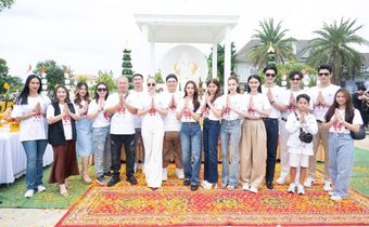 หลอนสุดในชีวิต ”ขวัญ อุษามณี“ นำทีมดาราคับคั่งบวงสรวงภ.มูลู หน้าครู