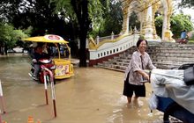 น้ำท่วมวัดพระธาตุพนมคลี่คลาย