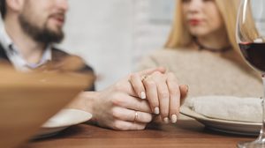 สัญญาณแบบนี้...เขานอกใจอยู่รึเปล่า?