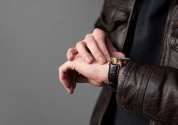 4 ไอเดียแมตช์ลุคด้วยนาฬิกา Cartier Tank