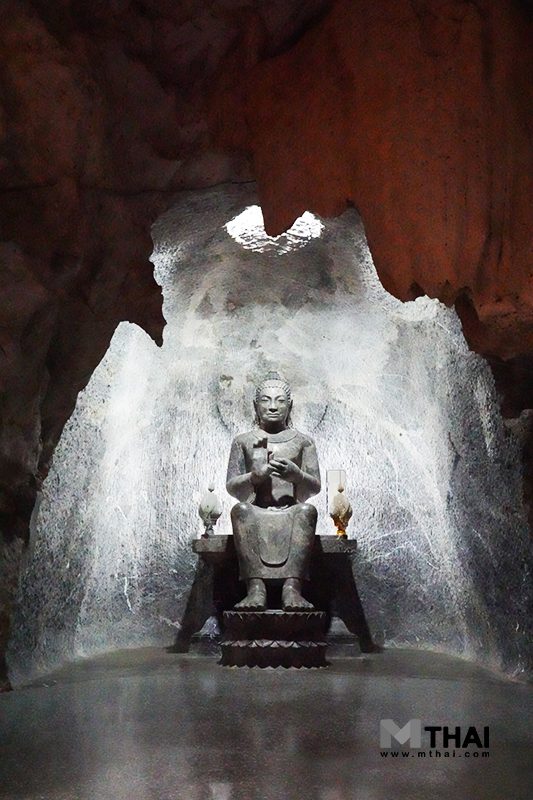 พระนั่งเมืองแก้ว