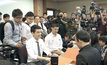 “ธนาธร”  ยื่นตั้งพรรค “อนาคตใหม่”