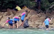 อาสาสมัครเก็บขยะเกาะช้าง 3 ตัน