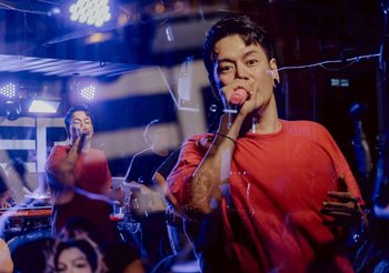 ชีเสิร์ฟๆ อ๊อฟ ปองศักดิ์ ทำถึง คอนเสิร์ตสุดมันส์ที่ Hangover Nakhonsawan