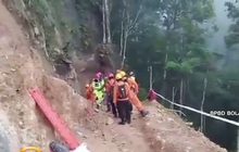 เหมืองทองถล่มในอินโดนีเซีย