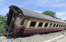 ล่ามือดีถอดน็อต-จานรอง รถไฟพลิกคว่ำที่ชะอำ