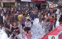 ประชาชนแห่เล่นสงกรานต์พระประแดง สุดคึกคัก