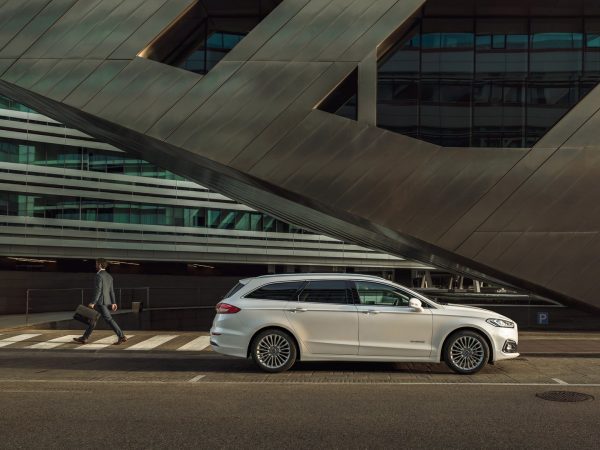 Ford Mondeo Wagon Hybrid 2020 