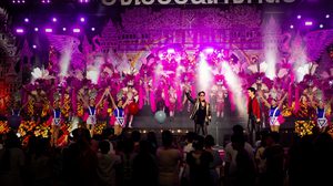 ครั้งแรกของ “เบิร์ด ธงไชย X โจอี้ ภูวศิษฐ์” กับซิงเกิลหมอลำสุดม่วน “ด็อกเตอร์แดนซ์ซิ่ง” เตรียมชวนแฟนมาม่วนหน้าฮ้านพร้อมกัน ใน BIRD FANFEST 20XX จองบัตร 1 ก.ย. นี้