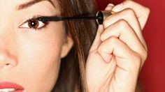 แต่งหน้าเล่นสงกรานต์ เครื่องสำอางกันน้ำ ไอเท็มที่สาวๆขาดไม่ได้!!